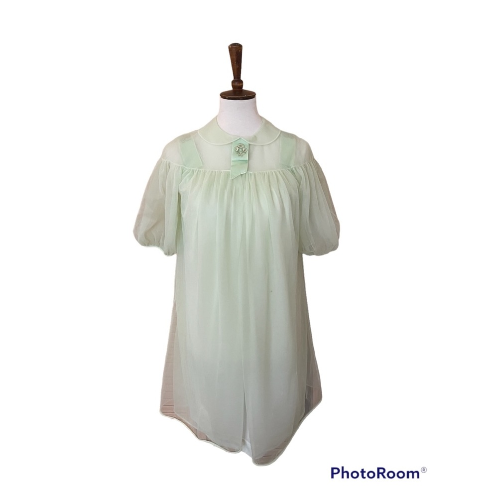 1950s / 1960s Vintage Hollywood Vassarette Chiffon Nightgown and Robe